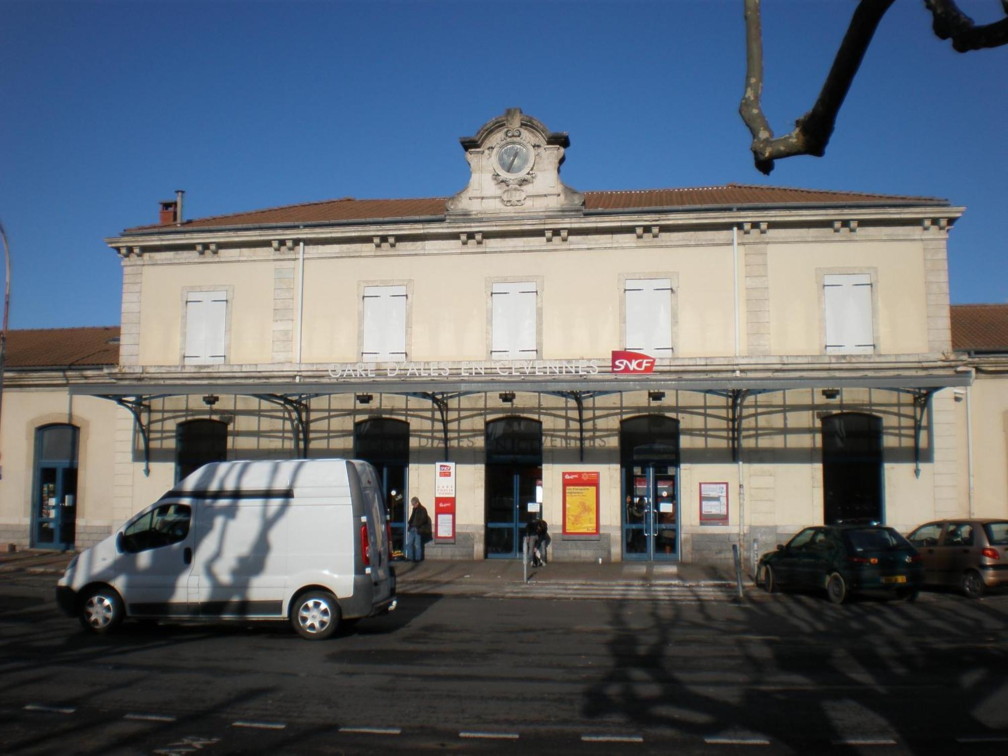 Appart Hotel Les Fleurs Alès Eksteriør bilde